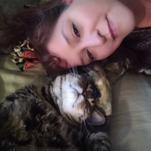 Meet your Posher, Roxanne